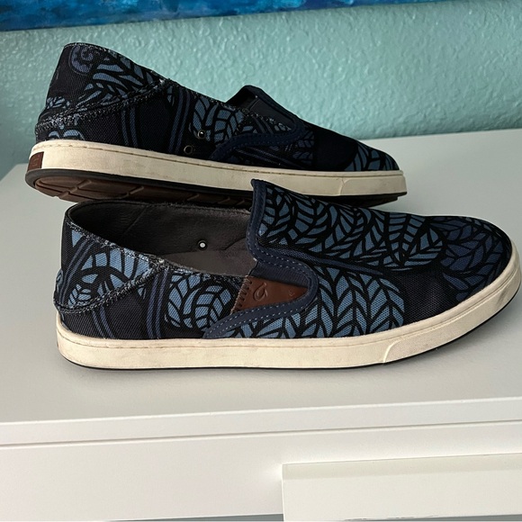 Patterned Olukai Slip On Shoes EUC - Picture 5 of 8